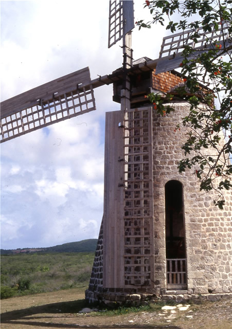 Die einzige funktionierende Zuckerwindmühle auf Betty\'s Hope - The Only functioning Sugar Wind Mill at Betty\'s Hope, Antigua & Barbuda