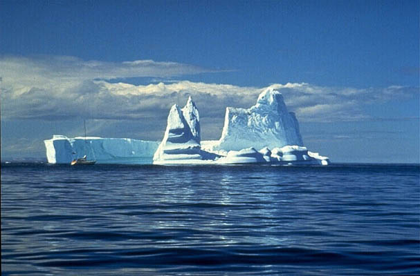 Eisberge an der Küste Labradors, Kanada