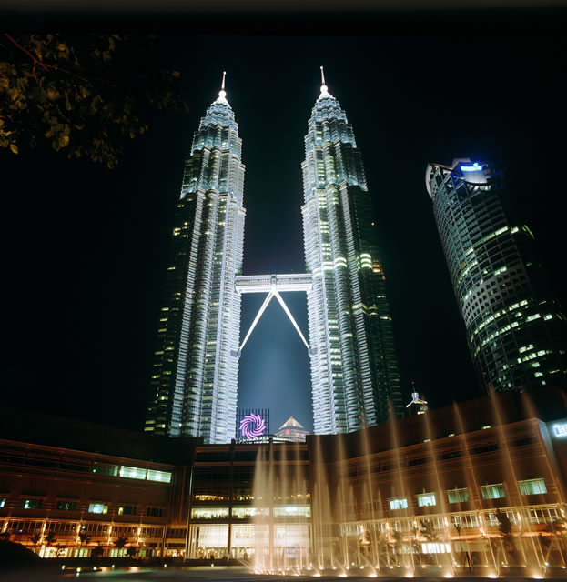 Petronas Twin Tower bei Nacht - Kuala Lumpur City, Malaysia