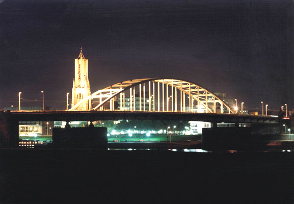 Arnheim bei Nacht, Niederlande