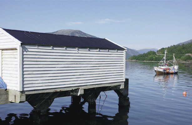 Hardanger fjord fjell sea water fishing boat boat house fishing mountains, Norwegen